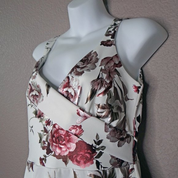 bebe Woman's Floral Faux Wrap dress size 6 Ivory/ Multi colored NEW - Picture 4 of 14